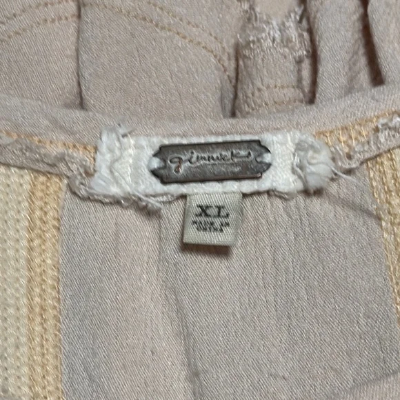 Gimmicks by BKE Cream Tunic with Ruffled Hem - Picture 2 of 5